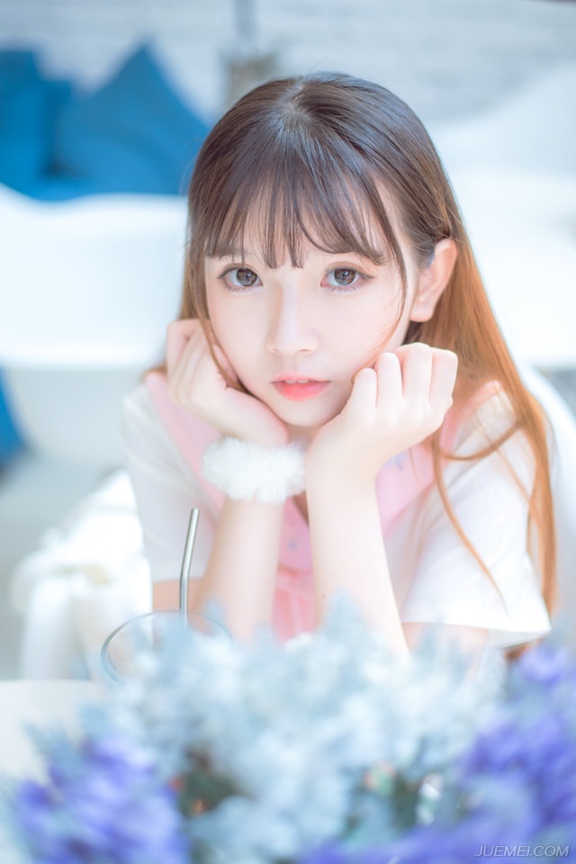 “如果不是他，为什么嵩山上，连一具荆州军的尸体都找不到？连最精锐的一百名虎卫营将士都全军覆没，我不信他荆州军有那么厉害！”夏侯惇冷哼道。